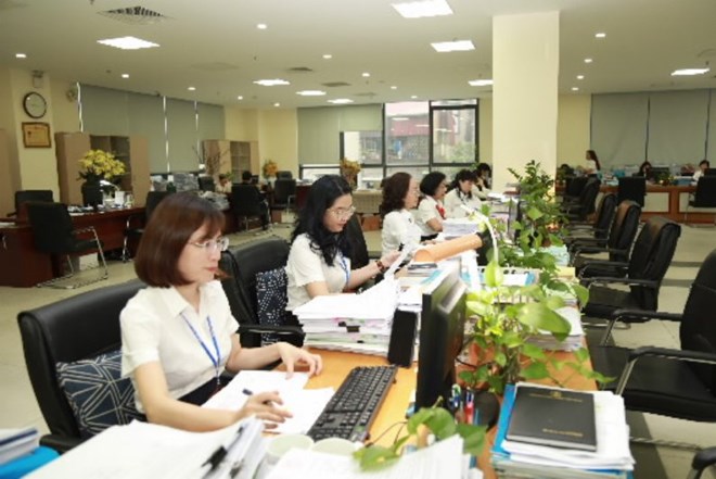 Kho bạc làm xuyên lễ để kịp phát tiền cho người dân